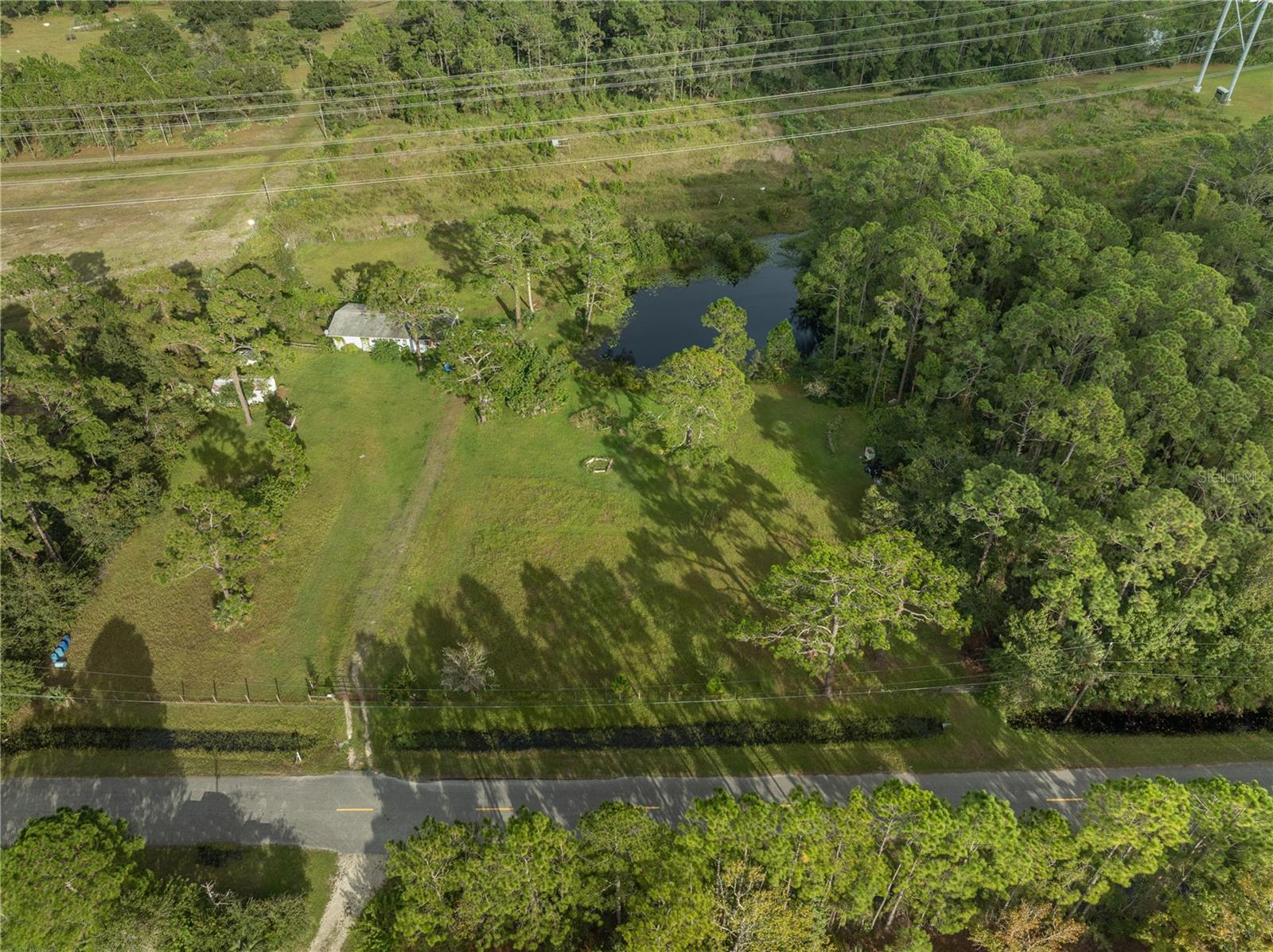 LAKE HARNEY ACRETTES - Residential