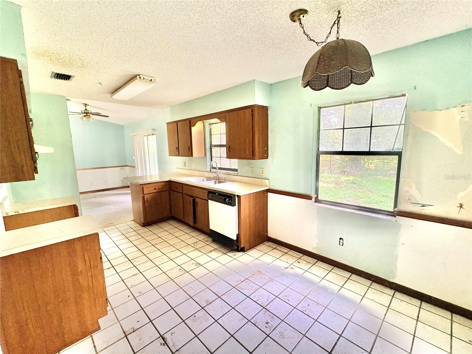 3625 NE 18TH COURT