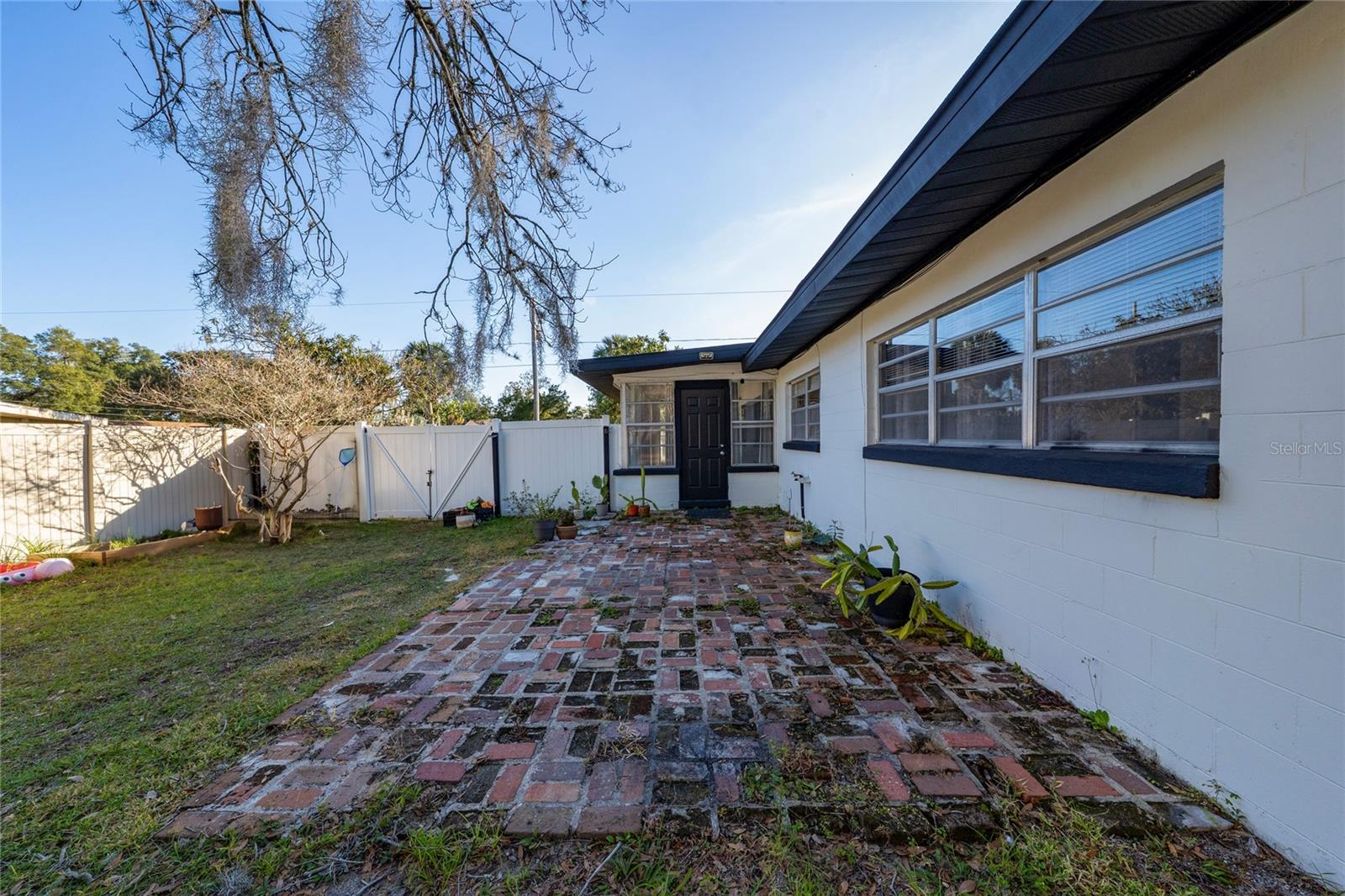 VALENCIA VILLAS - Residential