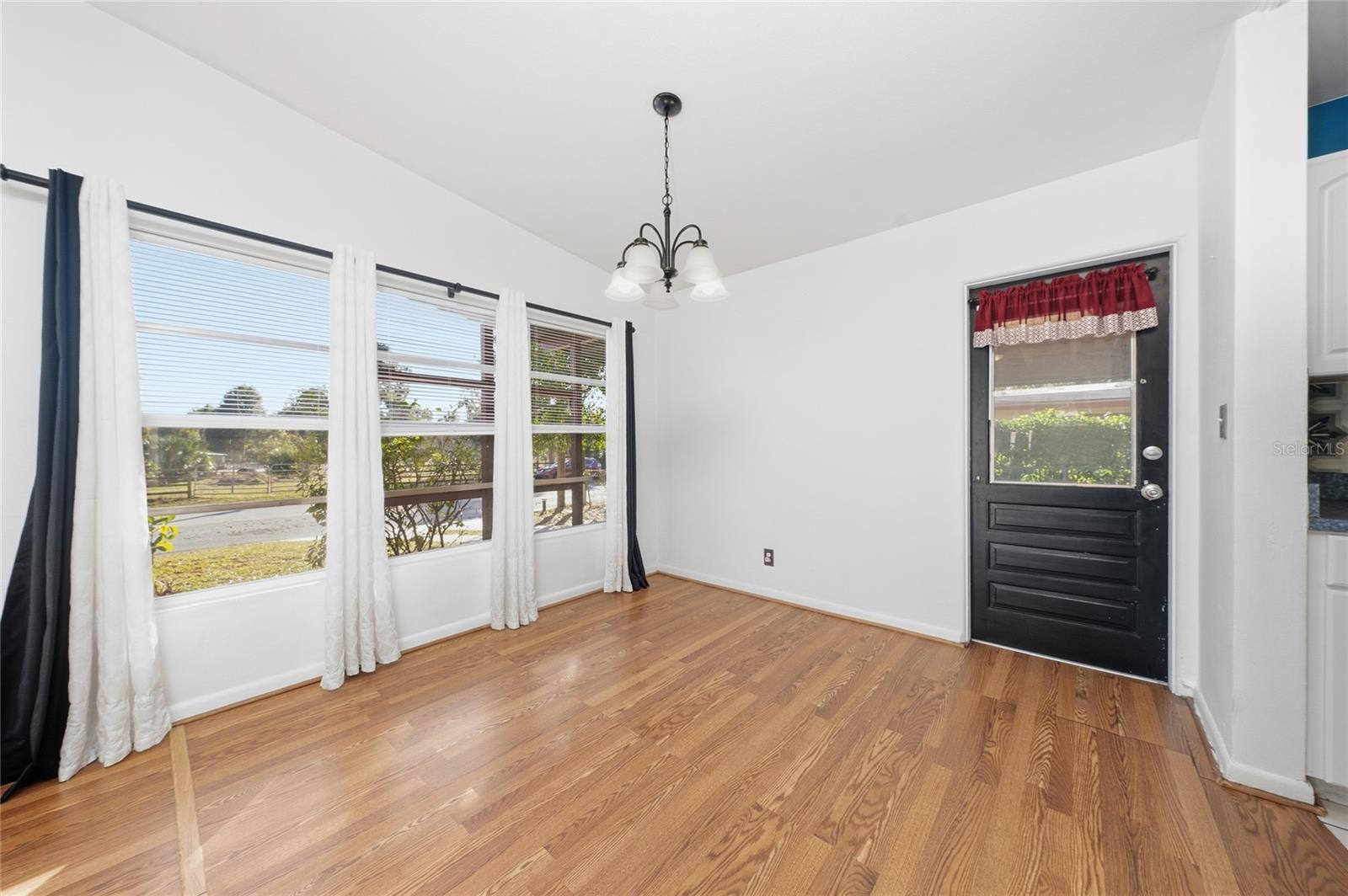 VALENCIA VILLAS - Residential