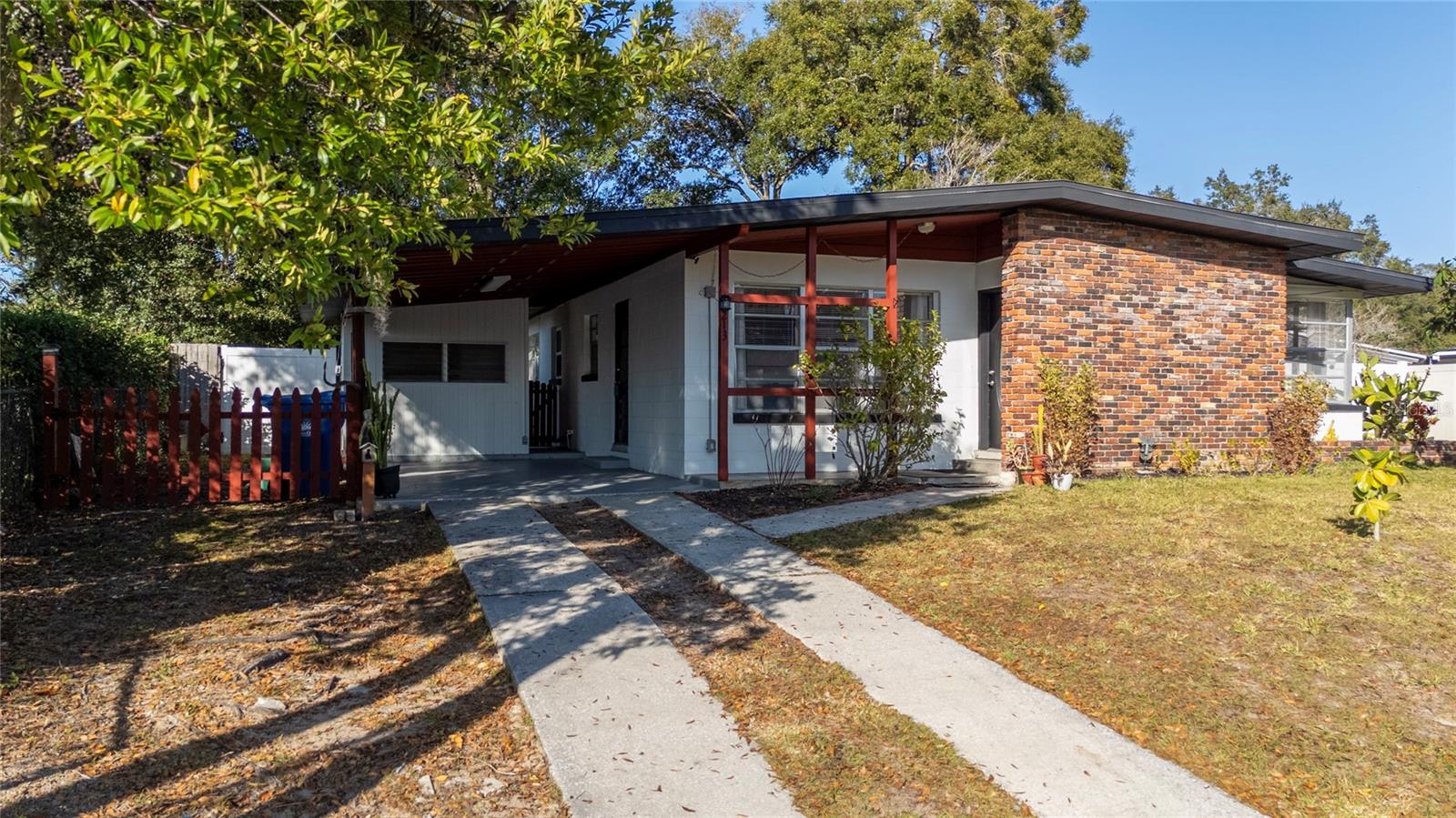 VALENCIA VILLAS - Residential