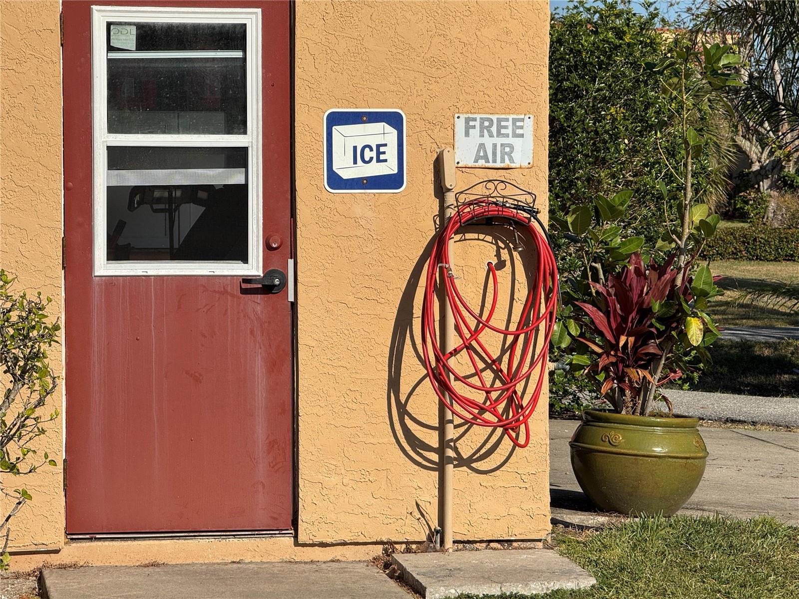 PALMA SOLA HARBOUR SEC 3 - Residential