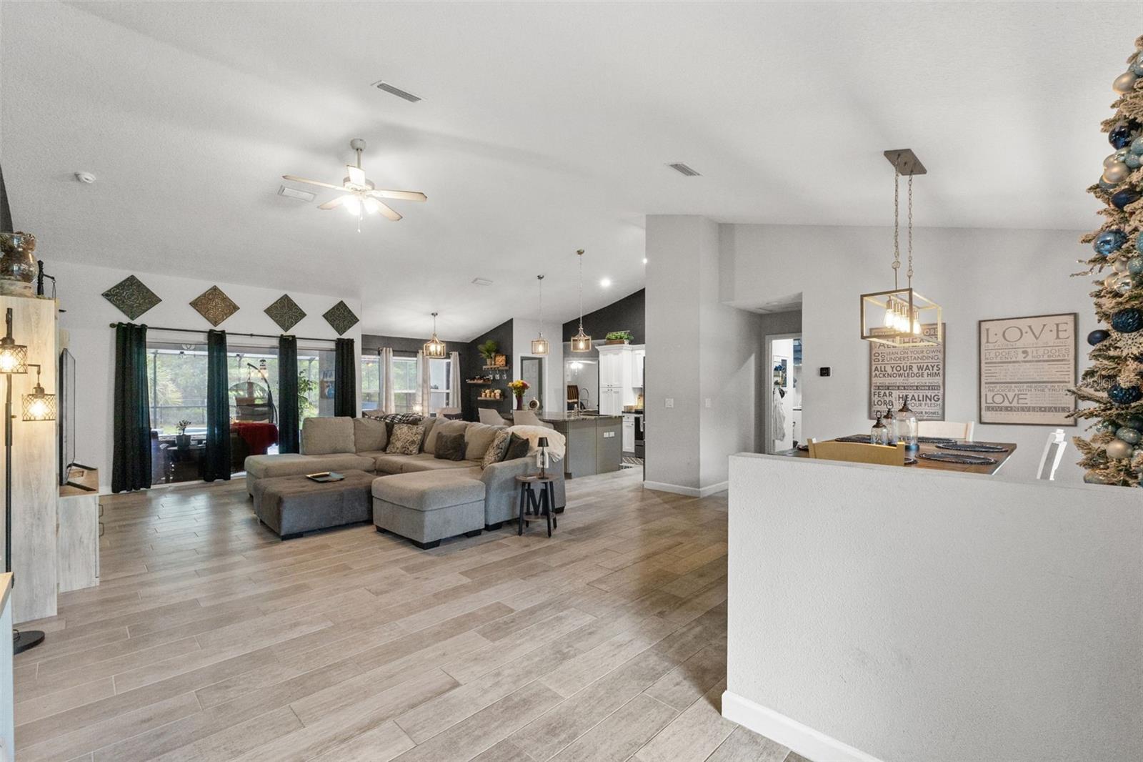 4631 N RUSHMORE LOOP
