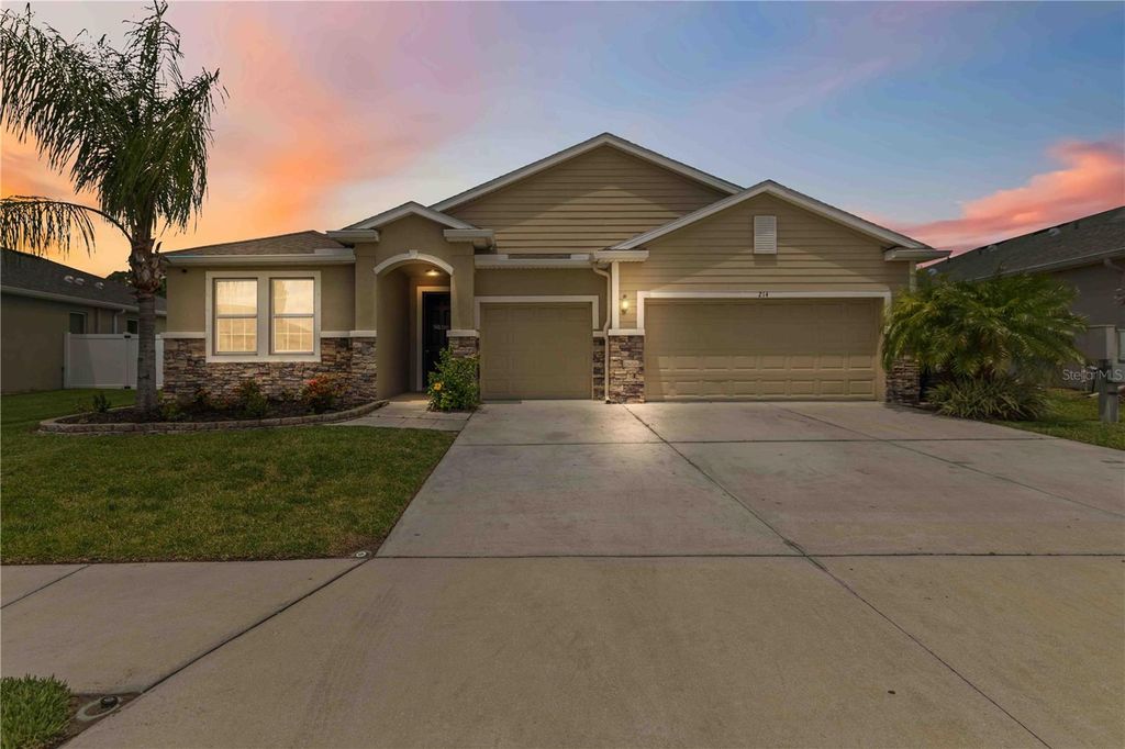 Photo of 214 Tapa Parish Run, Bradenton, FL 34212 (MLS # A4693820)