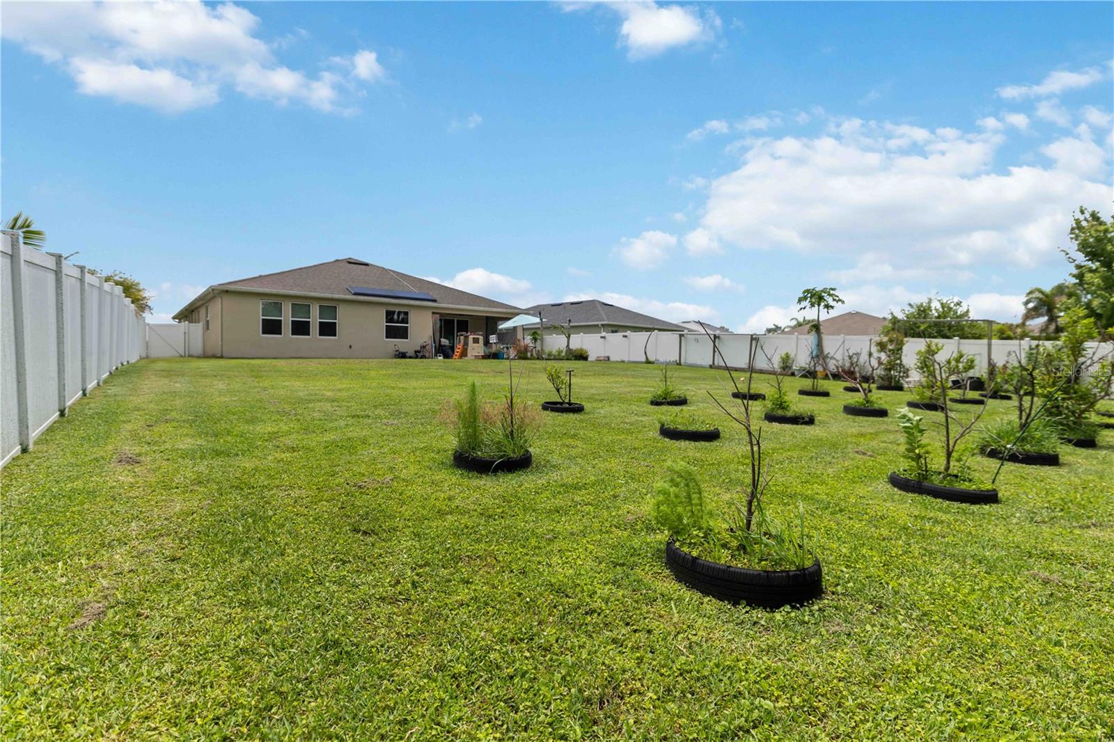 DEL TIERRA PH III - Residential
