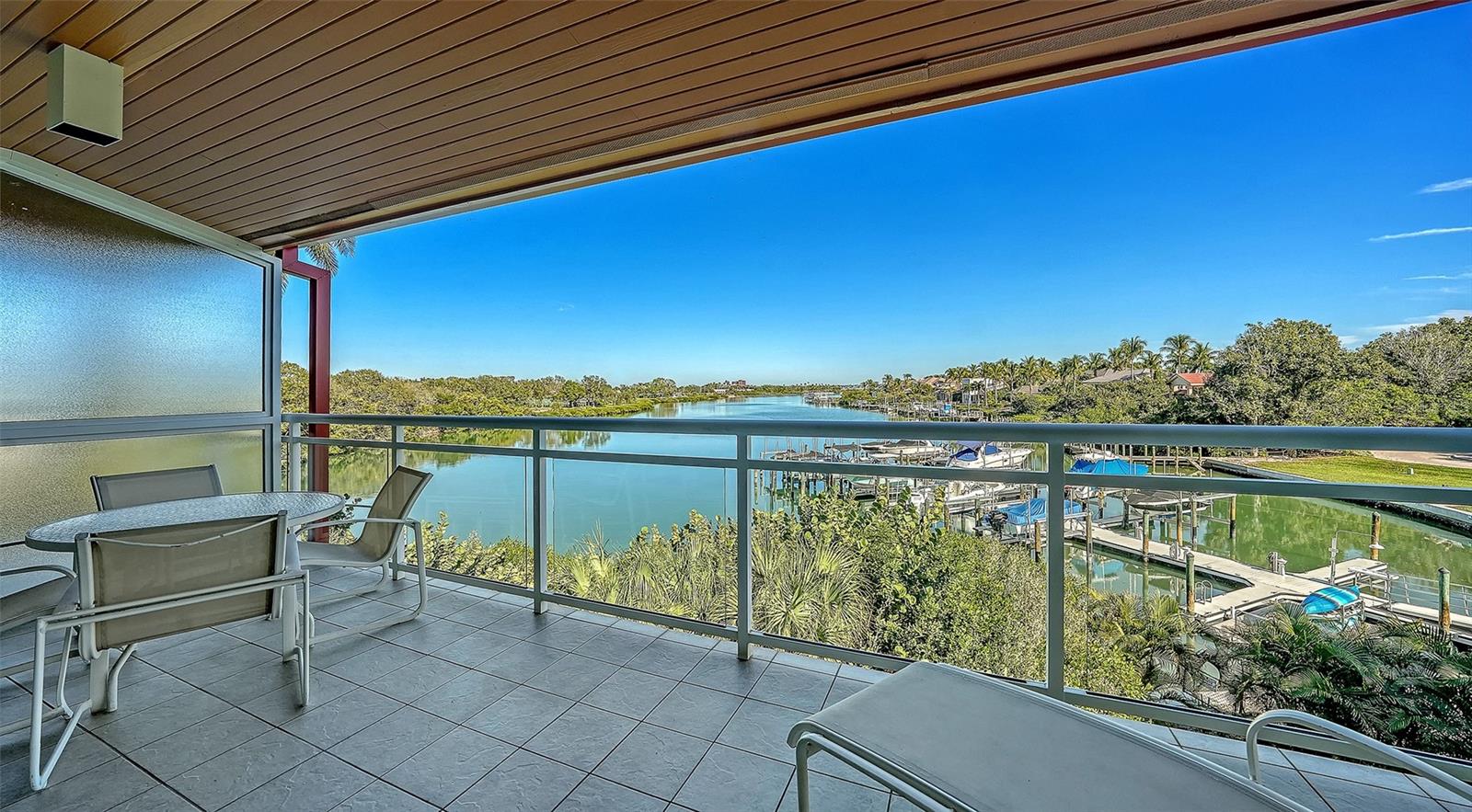 INN ON THE BEACH PH III - Residential