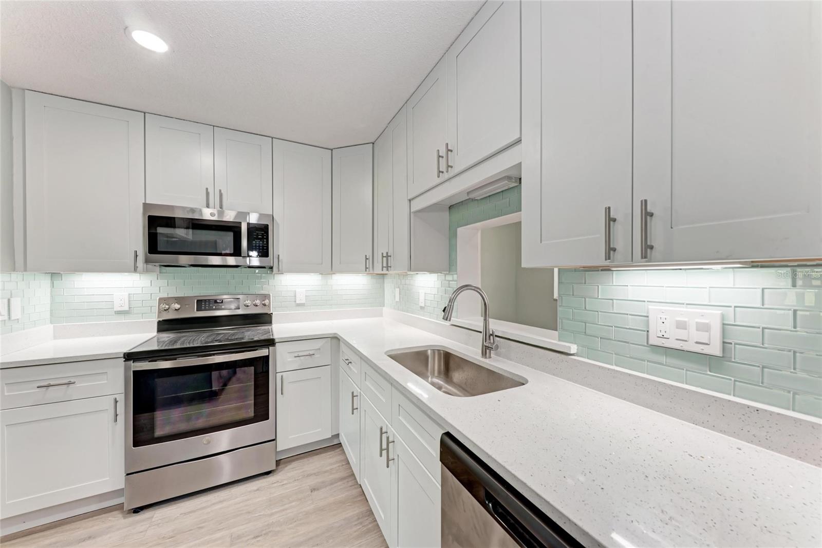 SHELL POINT UNIT IV - Residential