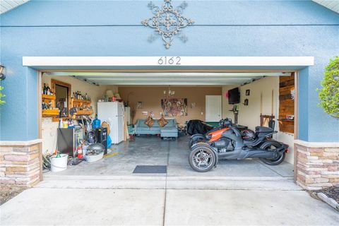 A home in WINTER HAVEN