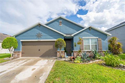 A home in WINTER HAVEN