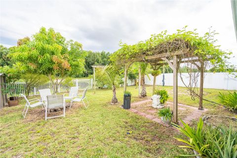 A home in WINTER HAVEN