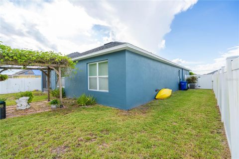 A home in WINTER HAVEN