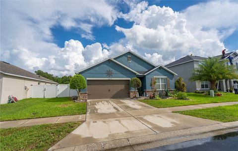 A home in WINTER HAVEN