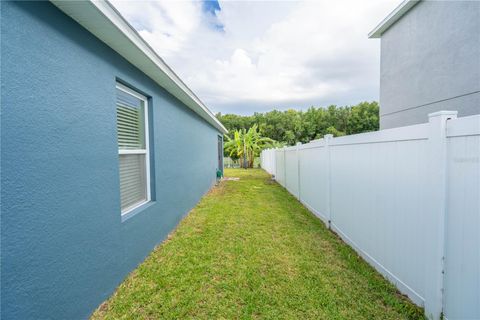 A home in WINTER HAVEN