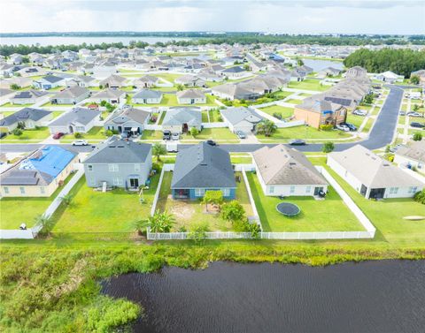 A home in WINTER HAVEN