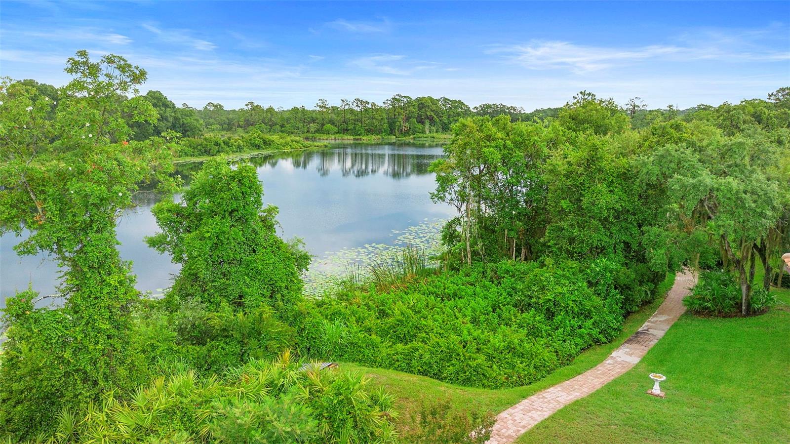 762 ONYX PARKWAY