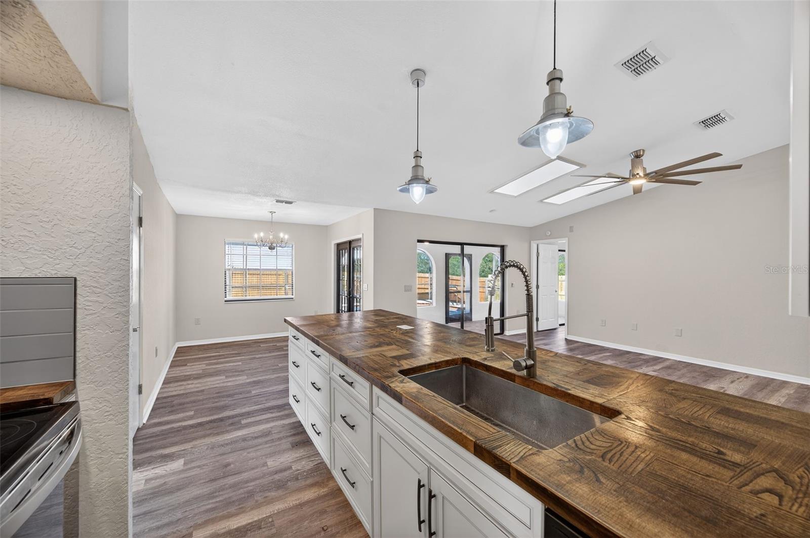 SPRING HILL - Residential