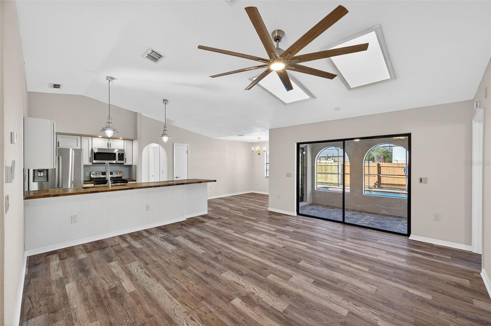 SPRING HILL - Residential