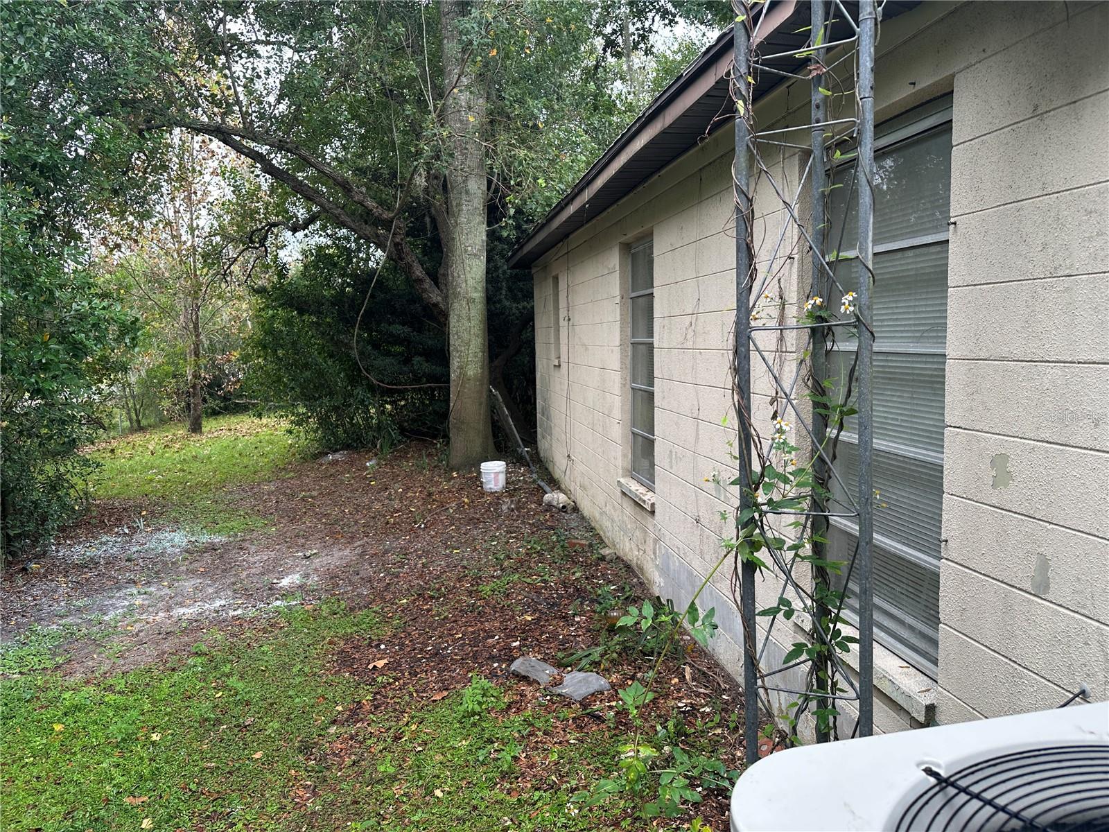 INVERNESS ACRES UNIT 01 AKA INVERNESS VILLAGE - Residential Lease