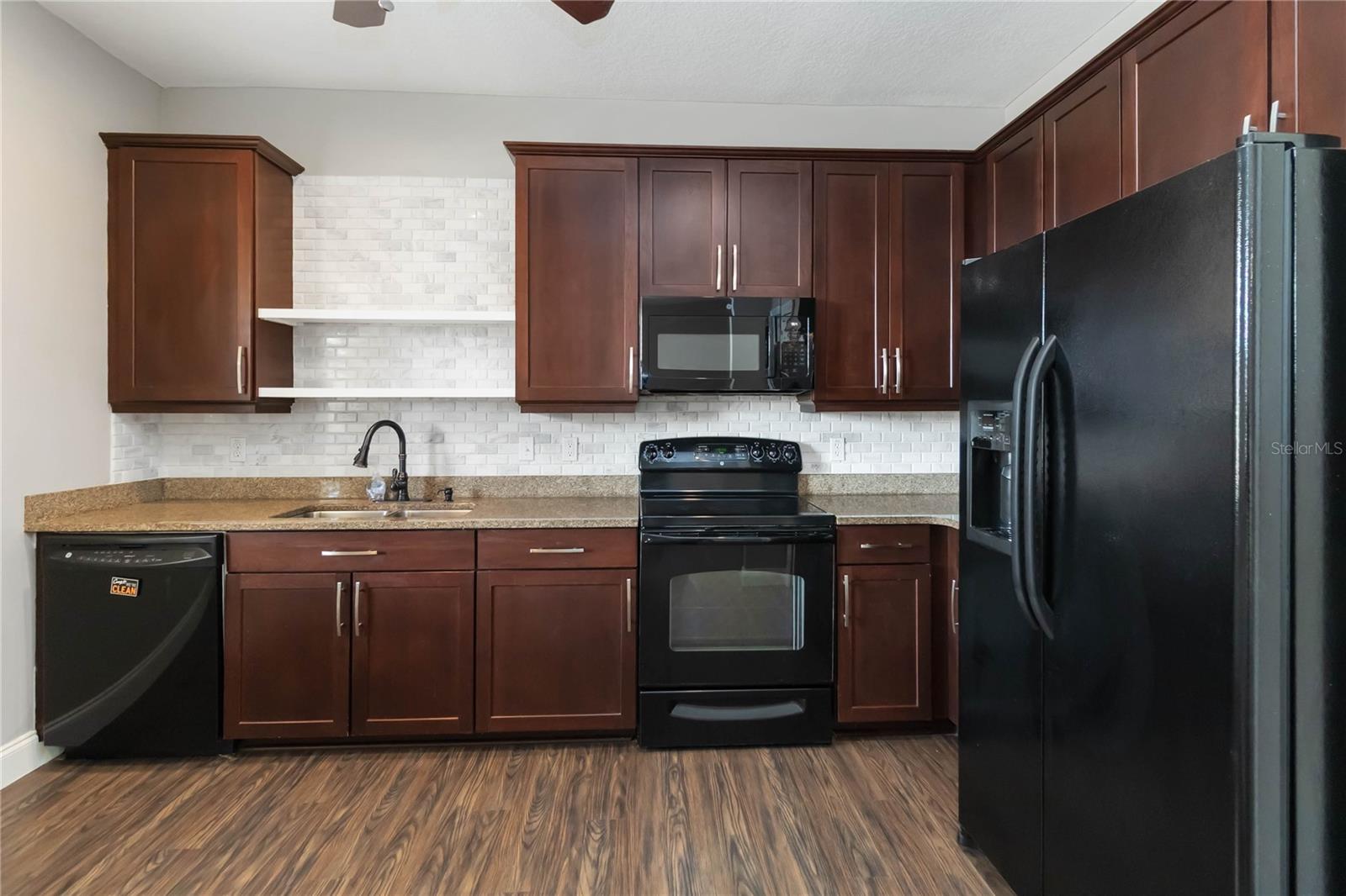 TURTLE CREEK PH 1A - Residential Lease