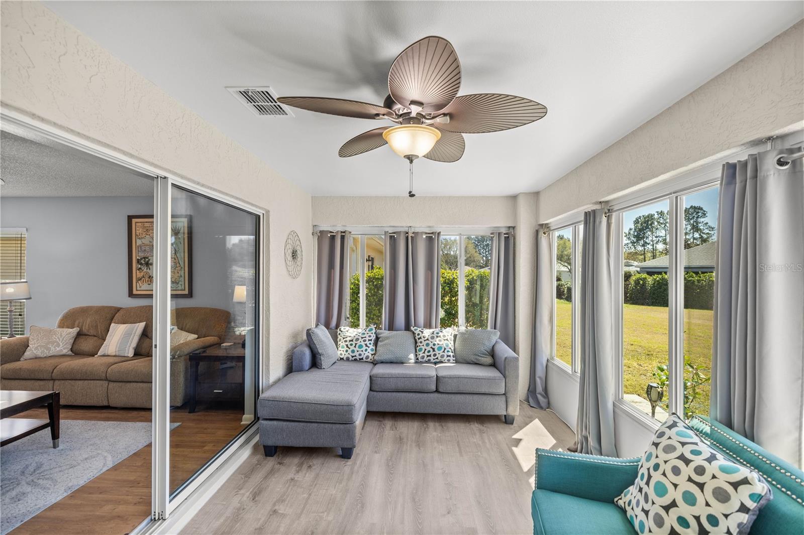 ON TOP OF THE WORLD - Residential