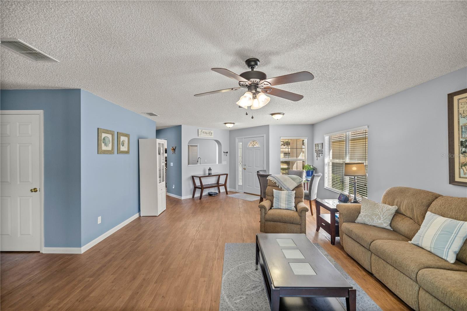 ON TOP OF THE WORLD - Residential