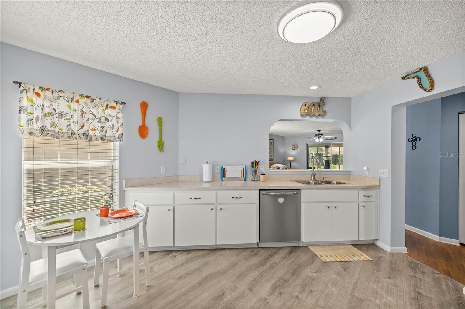 ON TOP OF THE WORLD - Residential