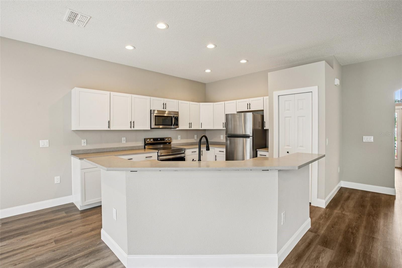 KEY VISTA PH 4 - Residential