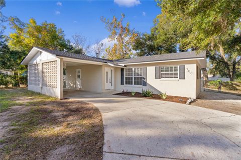 A home in FRUITLAND PARK