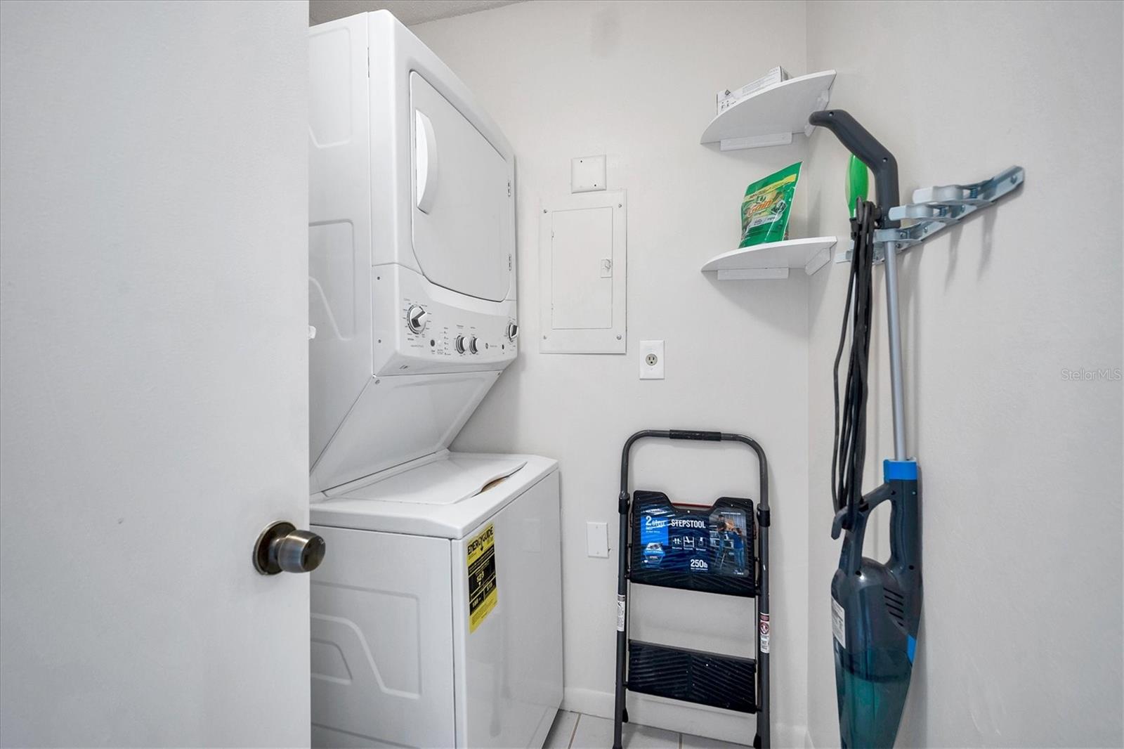 LONGWATER CHASE - Residential Lease