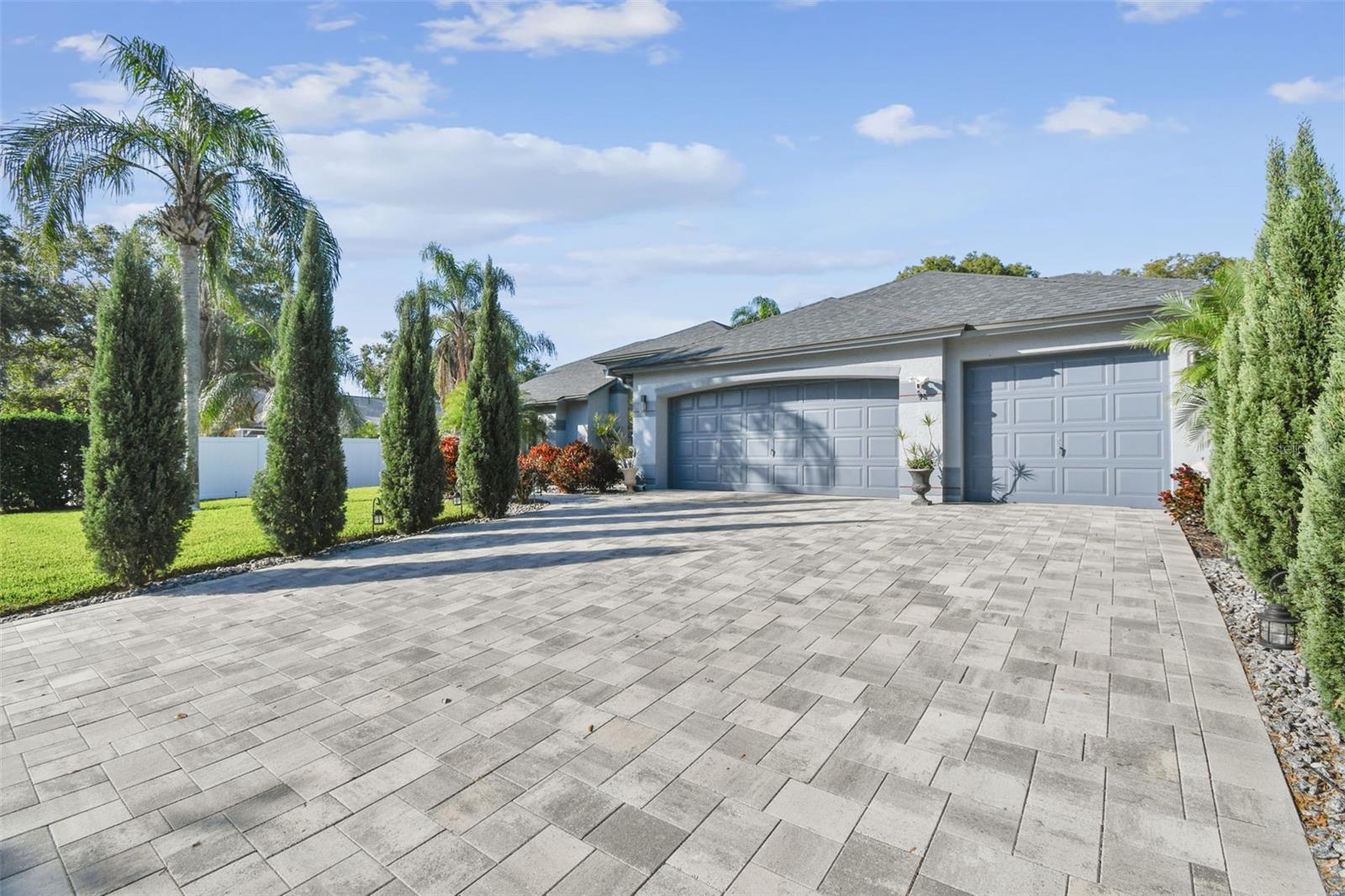 2713 CRESTFIELD DRIVE