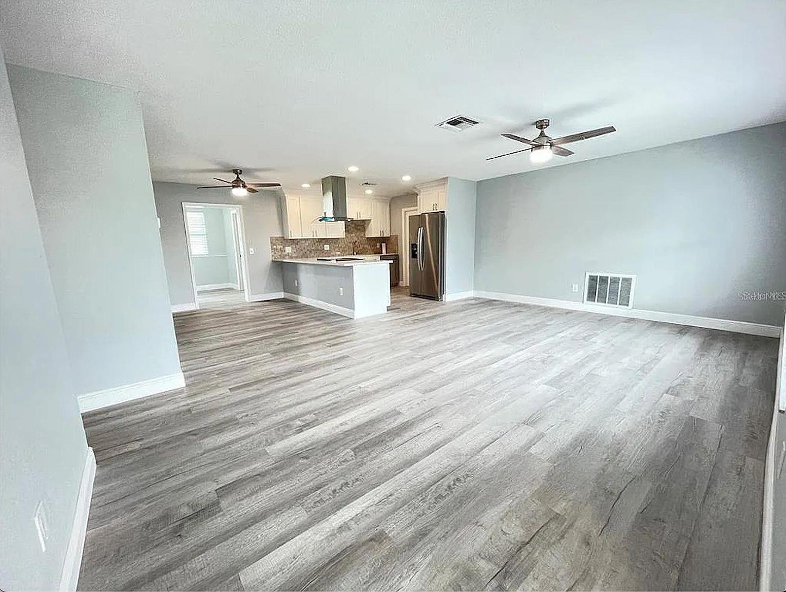 1806 IRONWOOD COURT W
