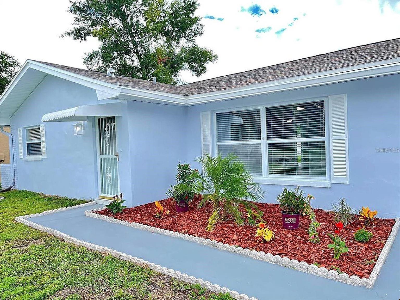 1806 IRONWOOD COURT W