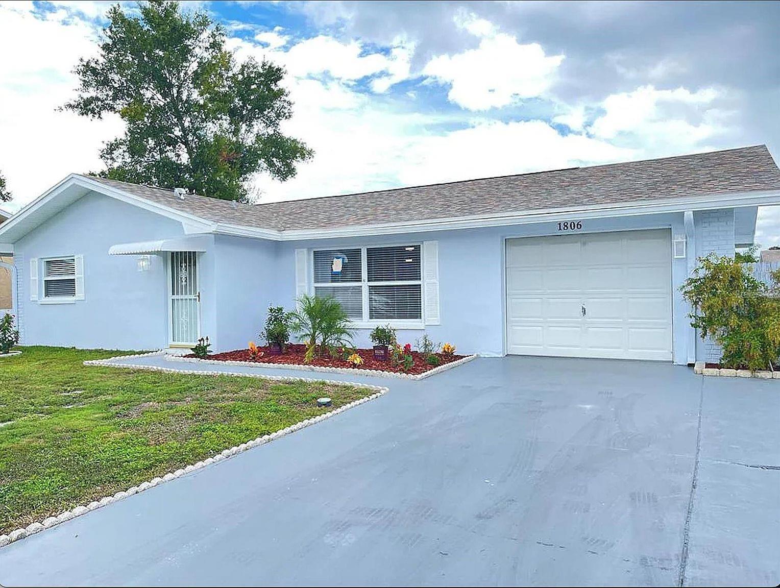 1806 IRONWOOD COURT W