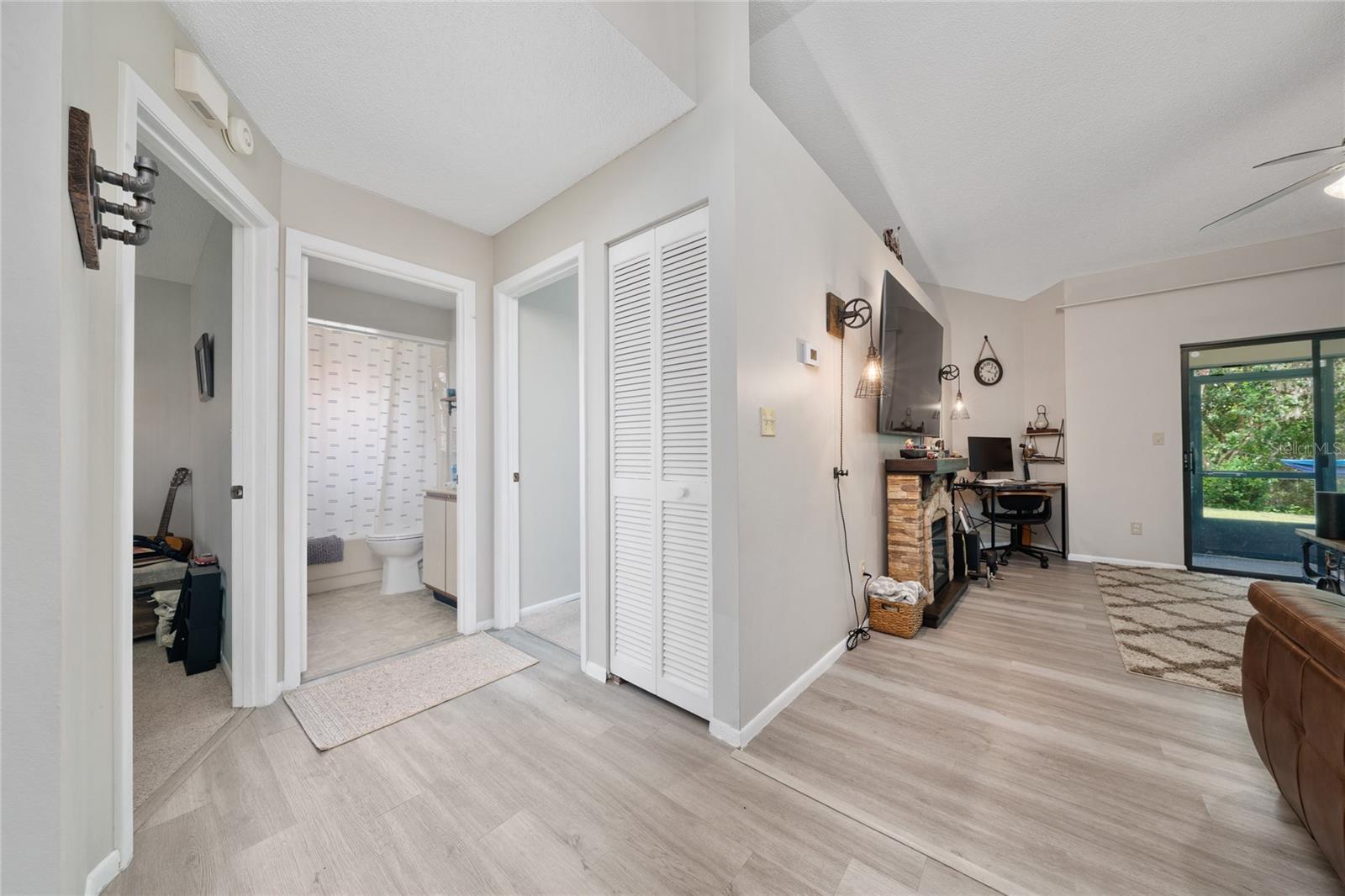 2425 PEWTER COURT