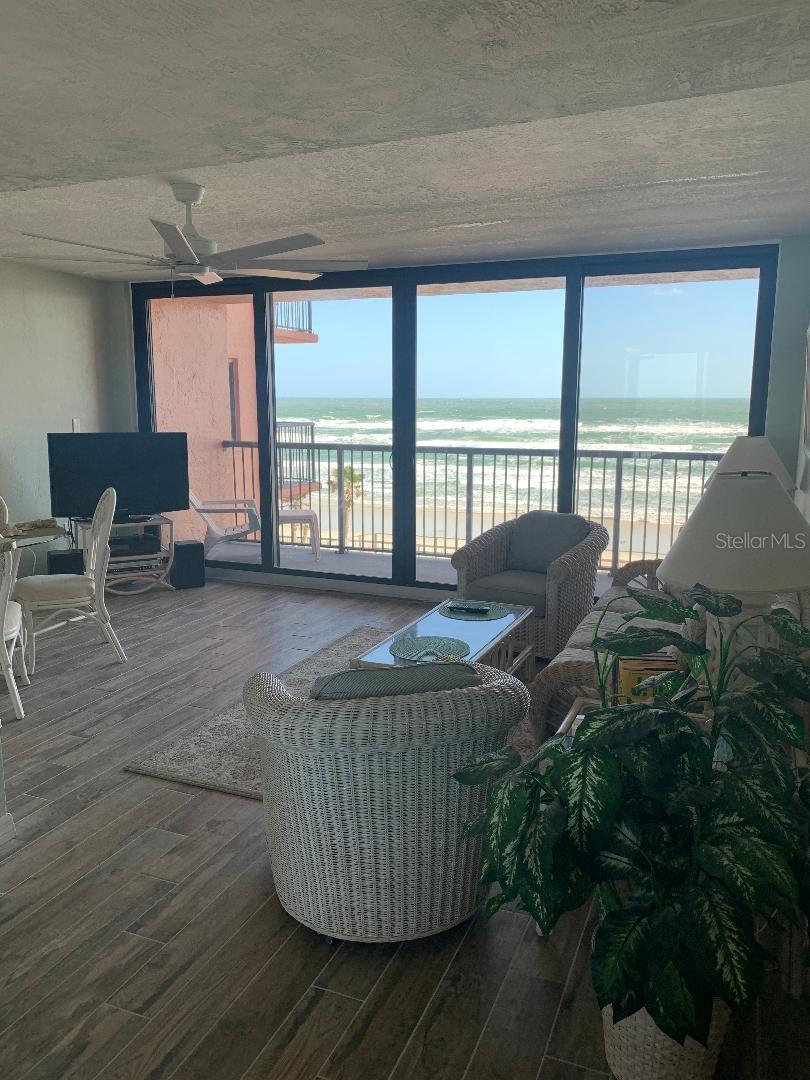 Sunrise Condo - Residential