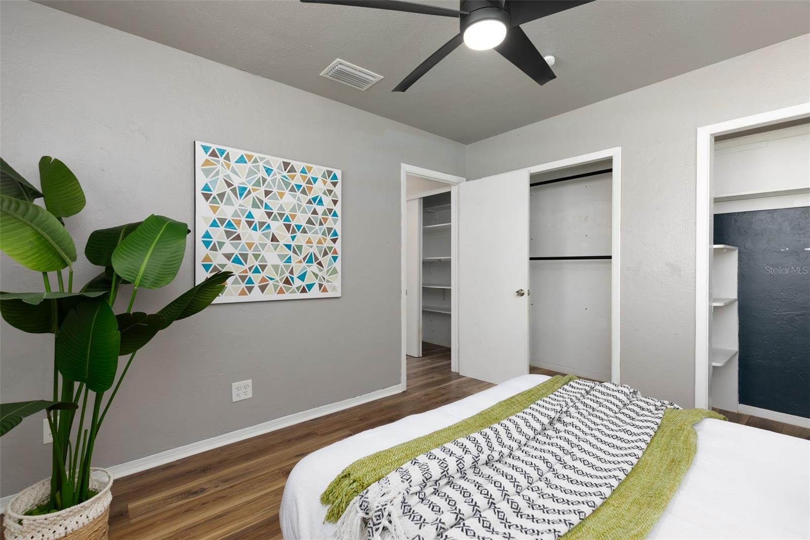 VILLA PARK ESTATES - Residential
