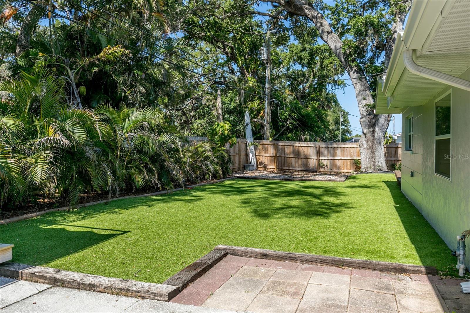 VILLA PARK ESTATES - Residential