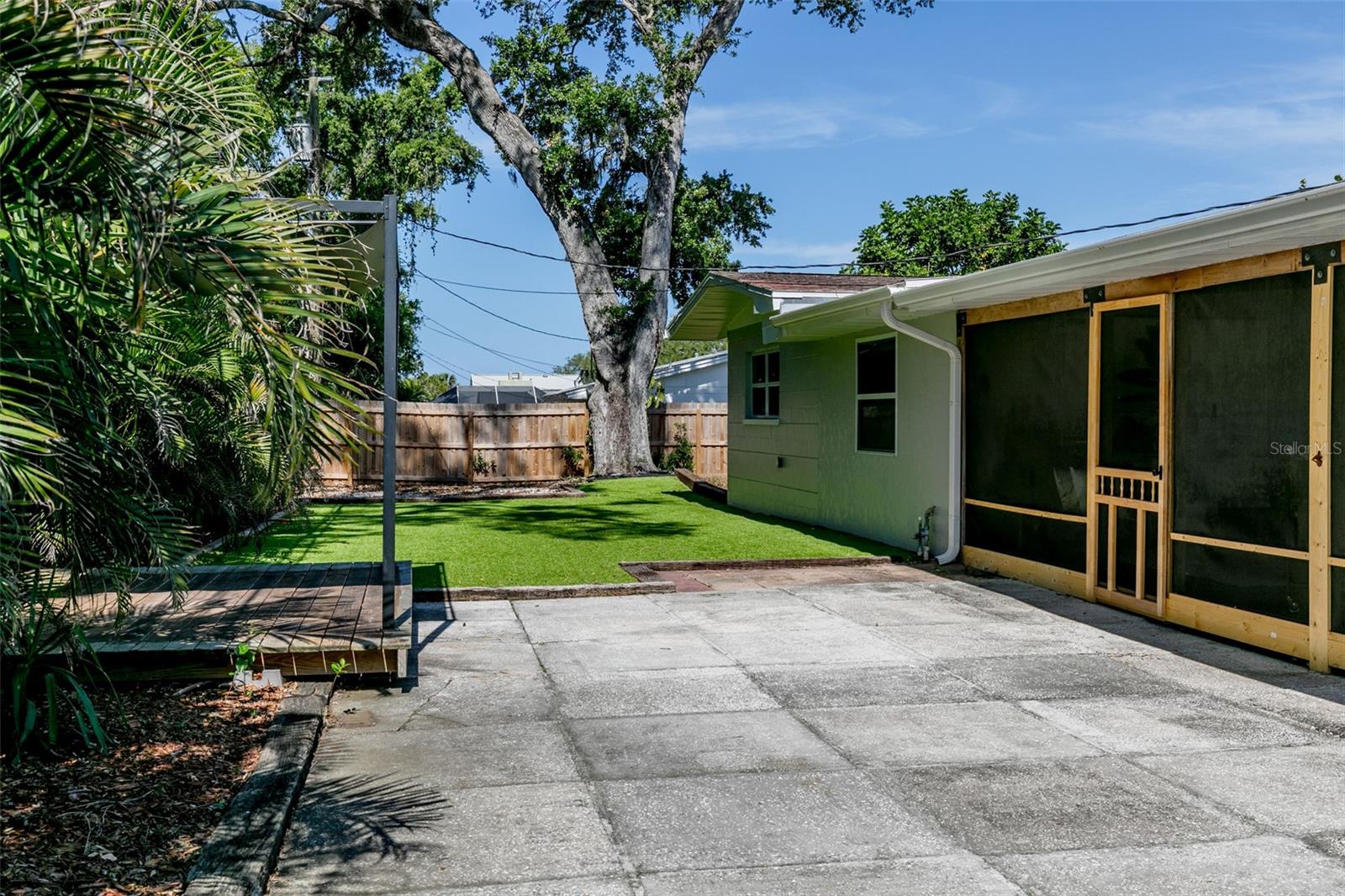 VILLA PARK ESTATES - Residential