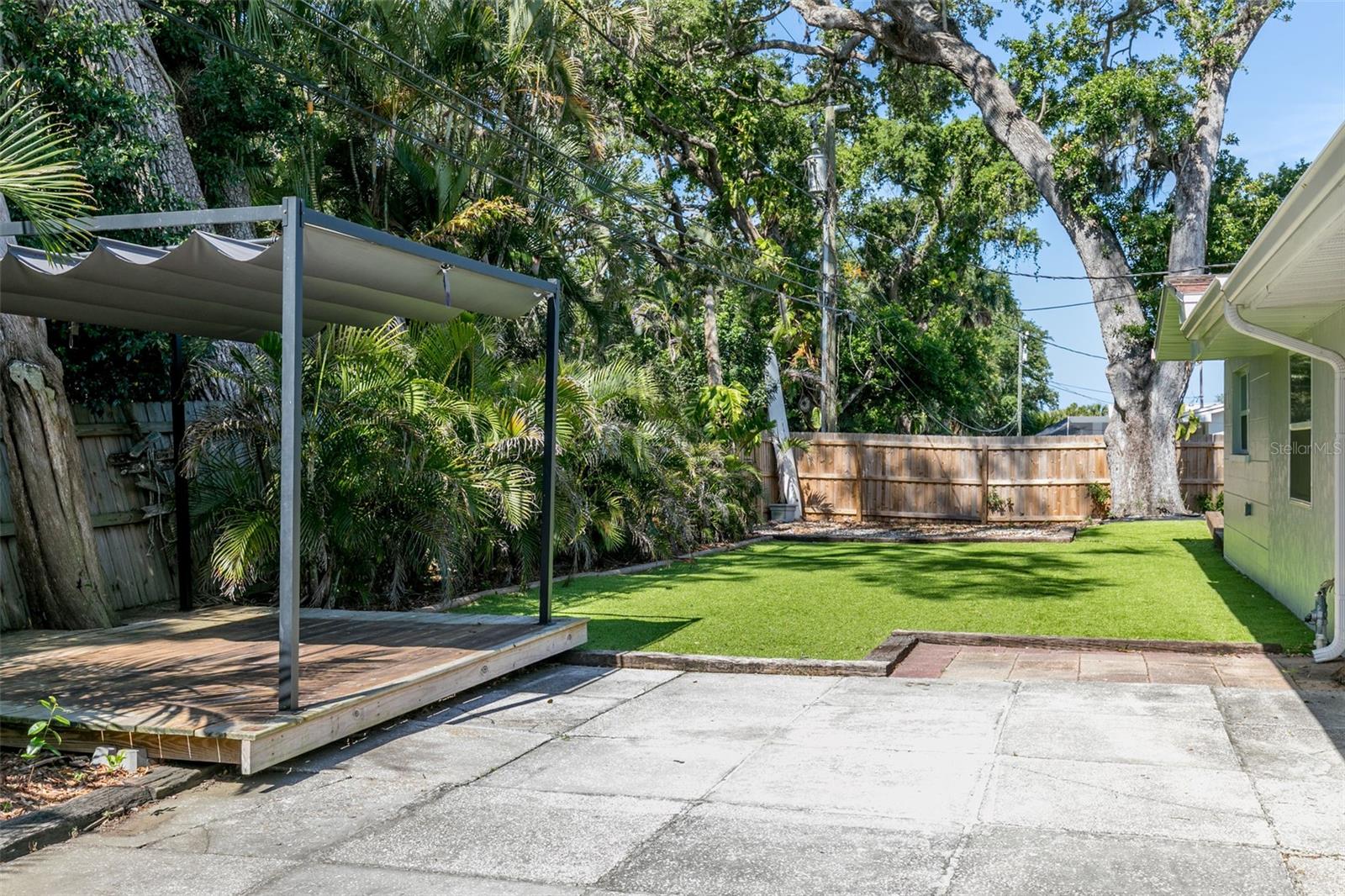 VILLA PARK ESTATES - Residential