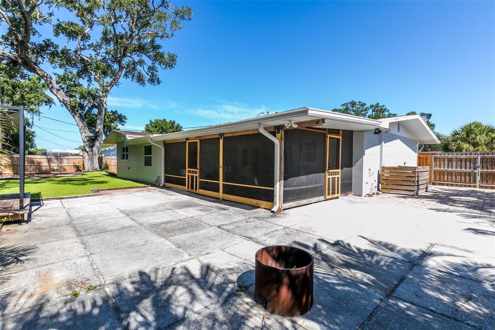 VILLA PARK ESTATES - Residential