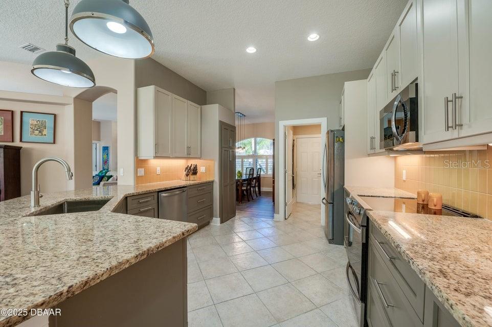 1792 ARASH CIRCLE