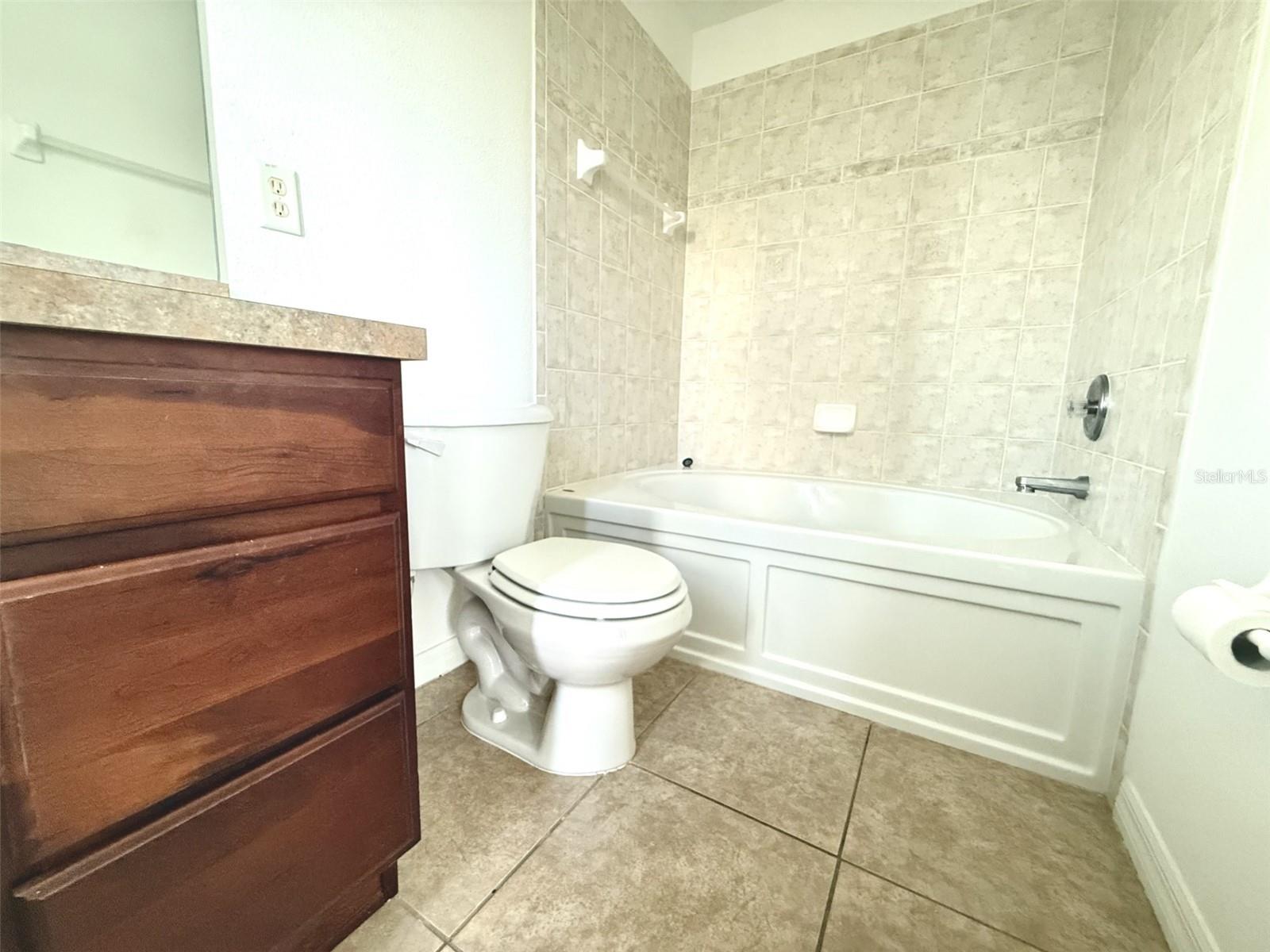 LAKE BRANDON PRCL 113 - Residential Lease