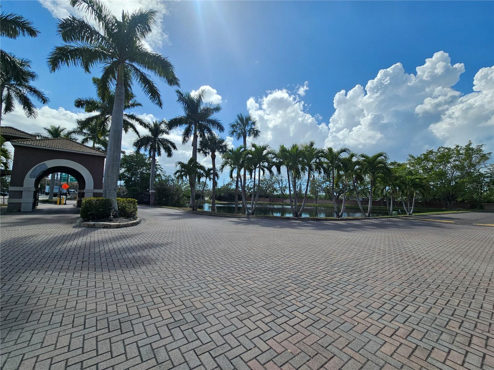 ITOPIA PRIVATE RESIDENCES CONDO - Residential