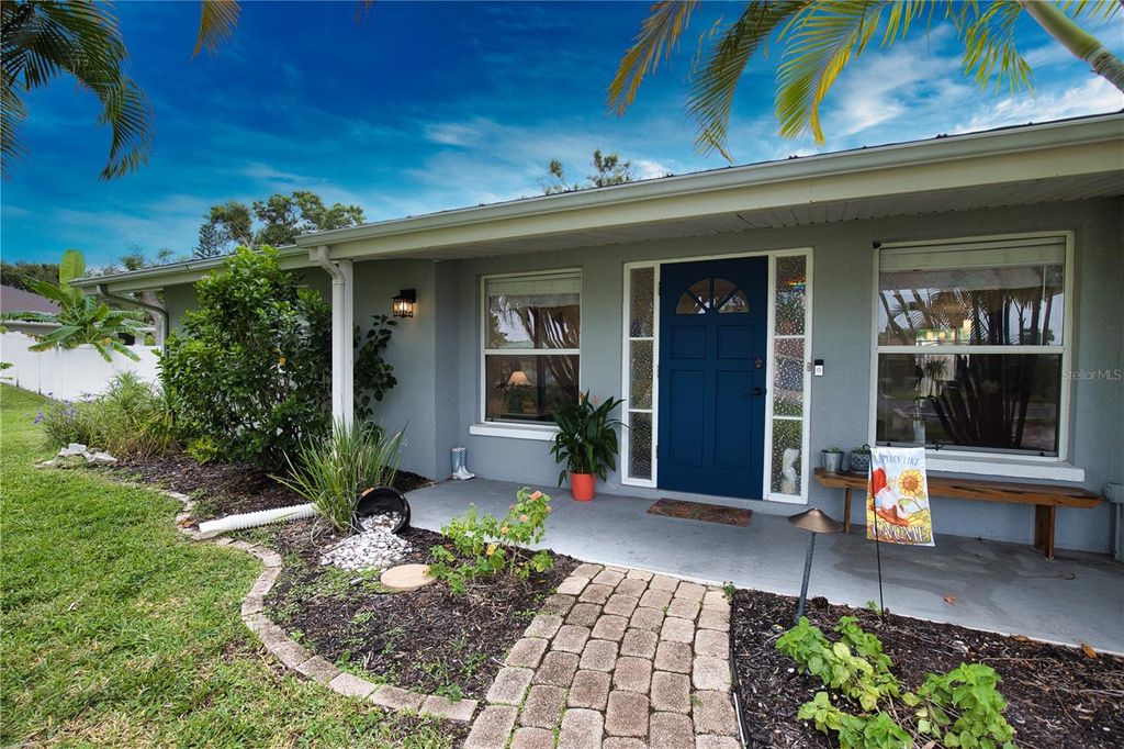Photo of 459 E Baffin Drive, Venice, FL 34293 (MLS # N6140362)