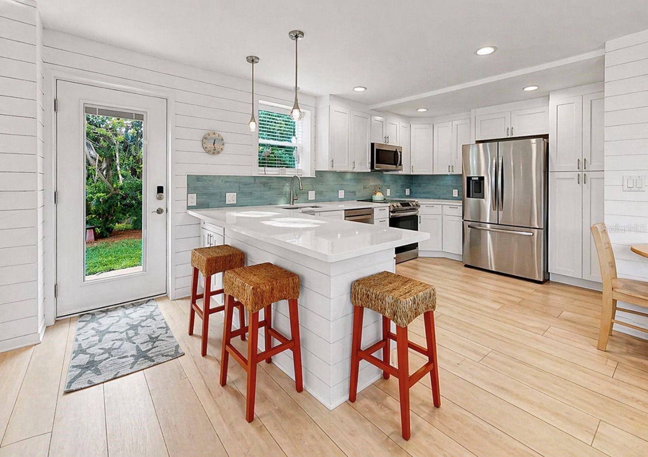 8096 GLENBROOKE LANE