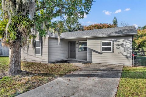Photo of 146 Avenue C, Geneva, FL 32732 (MLS # O6357182)