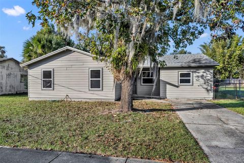 Photo of 146 Avenue C, Geneva, FL 32732 (MLS # O6357182)