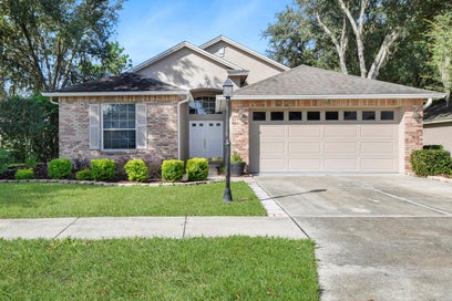 8040 ARCADIAN COURT MOUNT DORA FL 32757