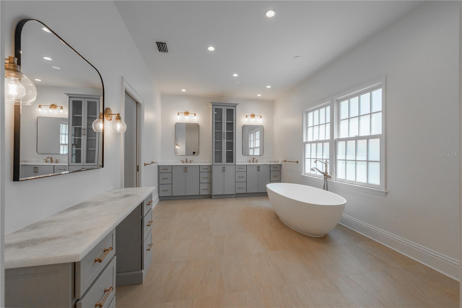 DAVIS ISLANDS - Residential