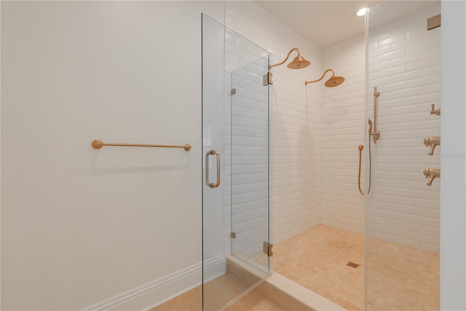 DAVIS ISLANDS - Residential